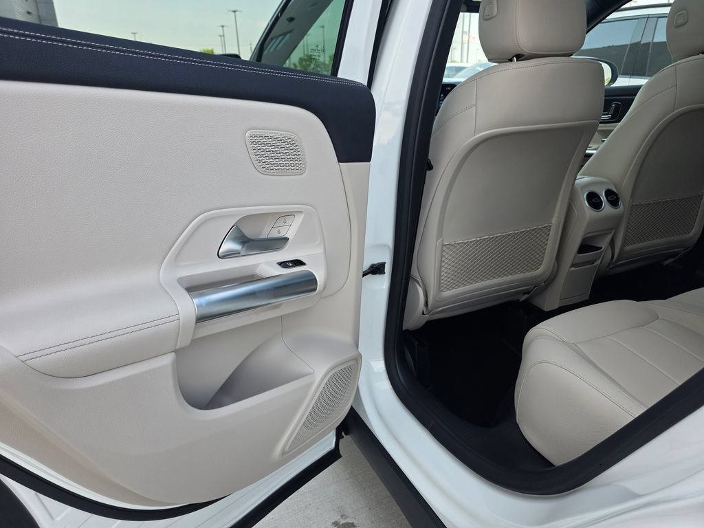 New 2026 Polar White Mercedes-Benz GLA 250 image 41
