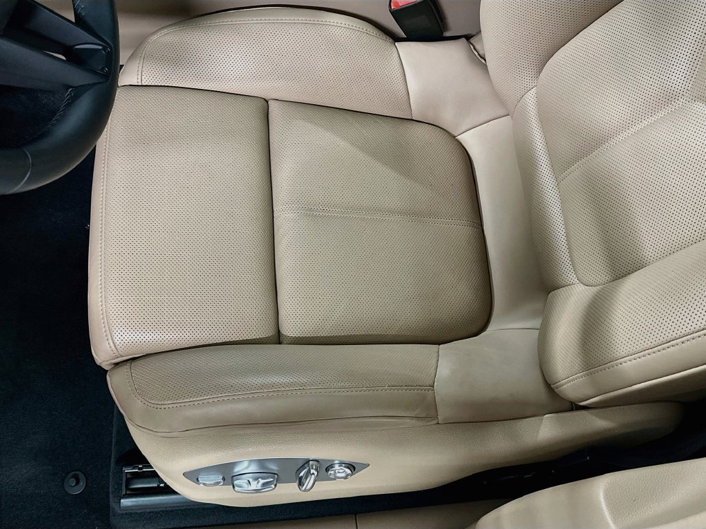 Used 2025 Black Porsche  image 21