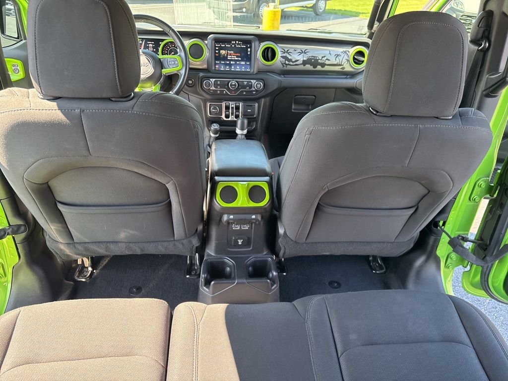 Used 2019 Green Jeep Unlimited Sahara image 25