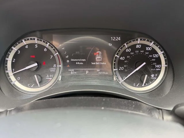 Used 2022  Toyota Platinum image 25