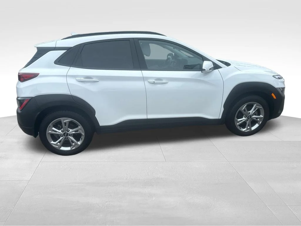 Used 2023 White Hyundai SEL image 32