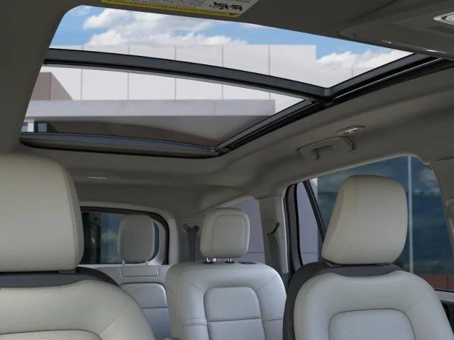 New 2026 Whisper Blue Metallic Clearcoat Lincoln Premiere® image 22