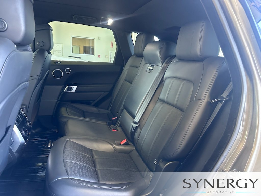Used 2018 Silicon Silver Premium Metallic Land Rover HSE Dynamic image 31