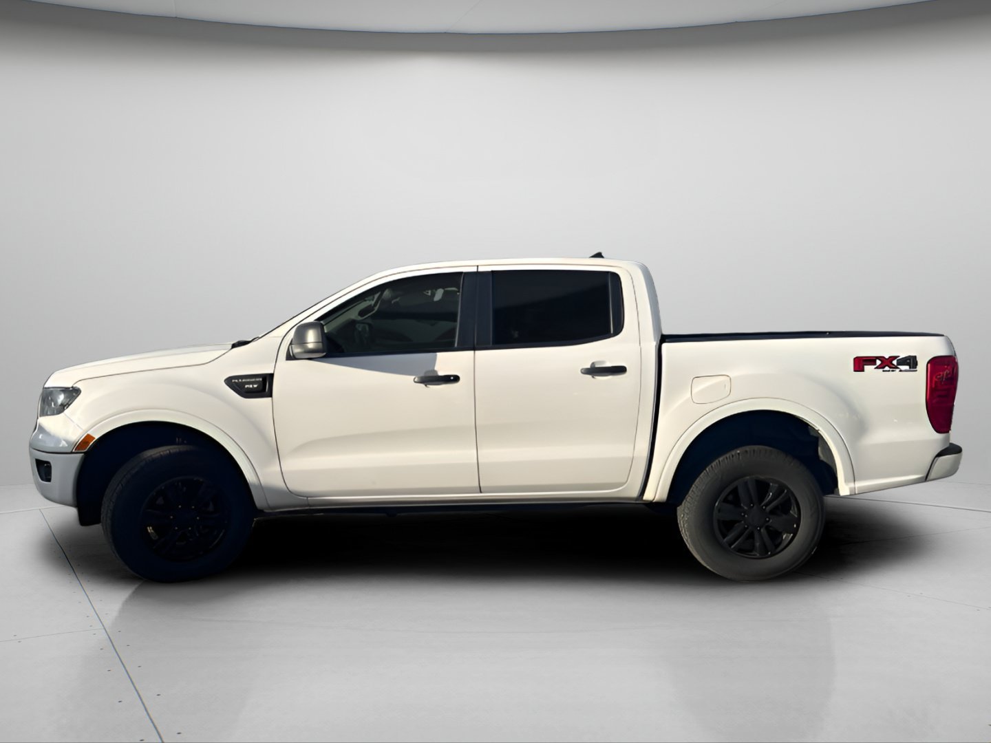 Certified Used 2019 Oxford White Ford XLT image 12