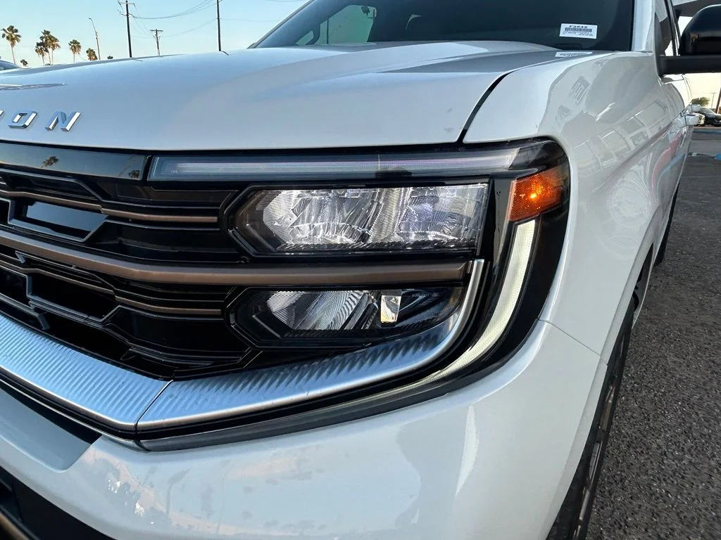 New 2027 Star White Metallic Tri-Coat Ford King Ranch® image 11