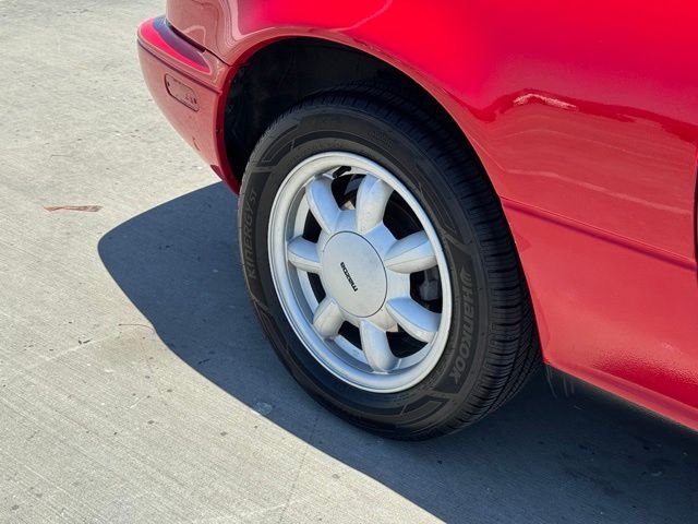 Used 1992 Classic Red Mazda Base image 25