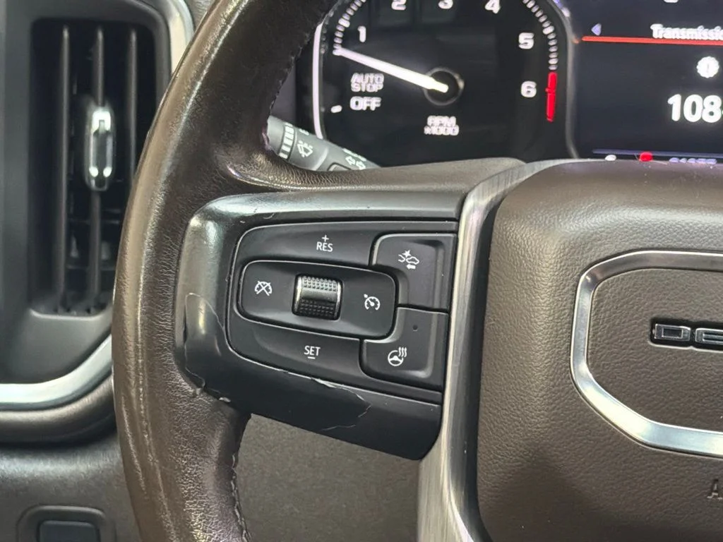 Used 2020 Onyx Black GMC Denali image 25