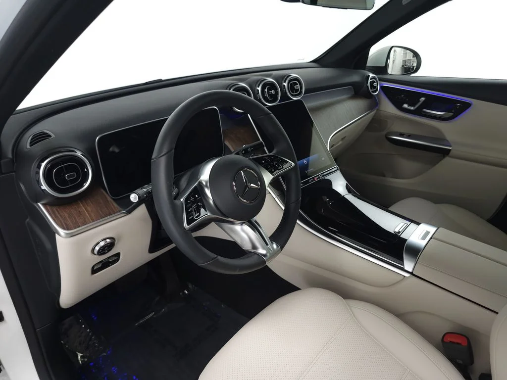 Certified Used 2026 Polar White Mercedes-Benz GLC 300 image 8