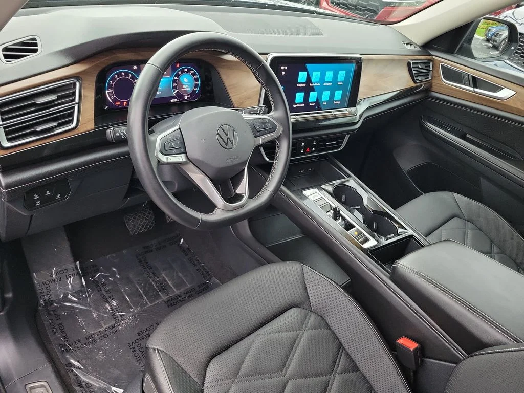 Used 2025 Gray Volkswagen 2.0T SE w/Technology image 19