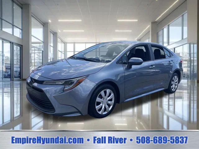 Used 2025  Toyota LE image 1