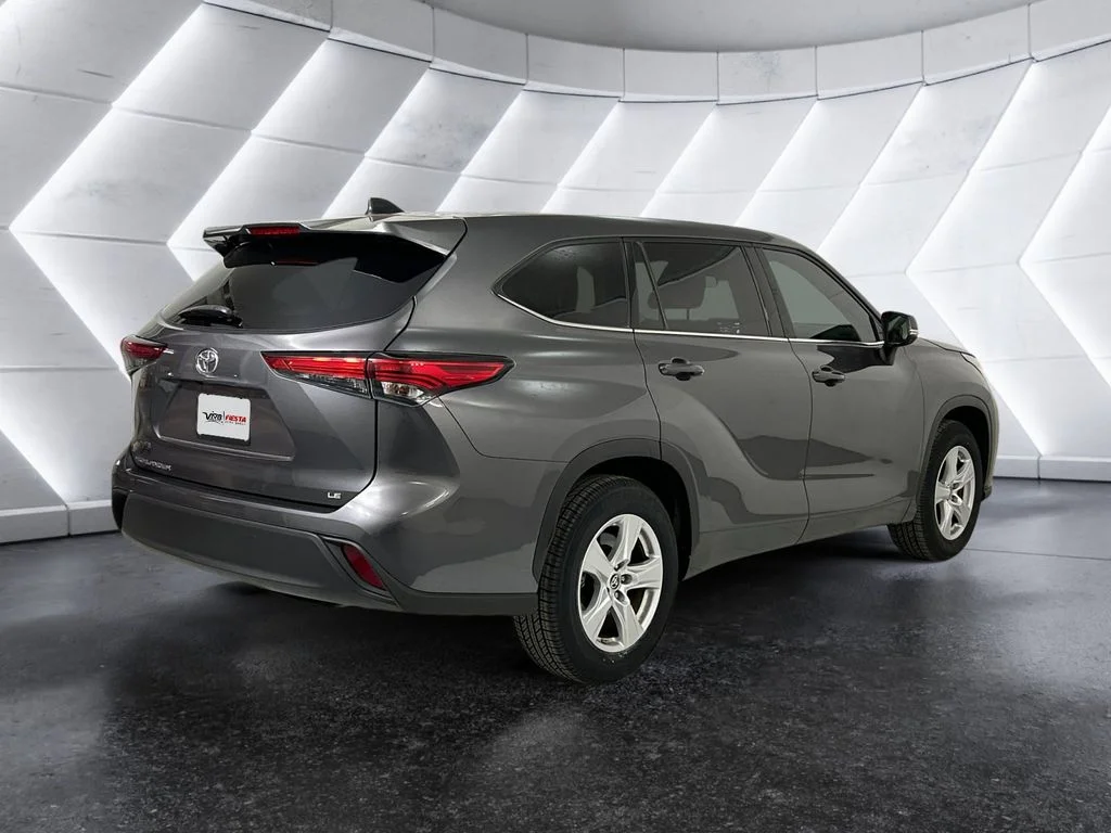 Used 2022 Gray Toyota LE image 4