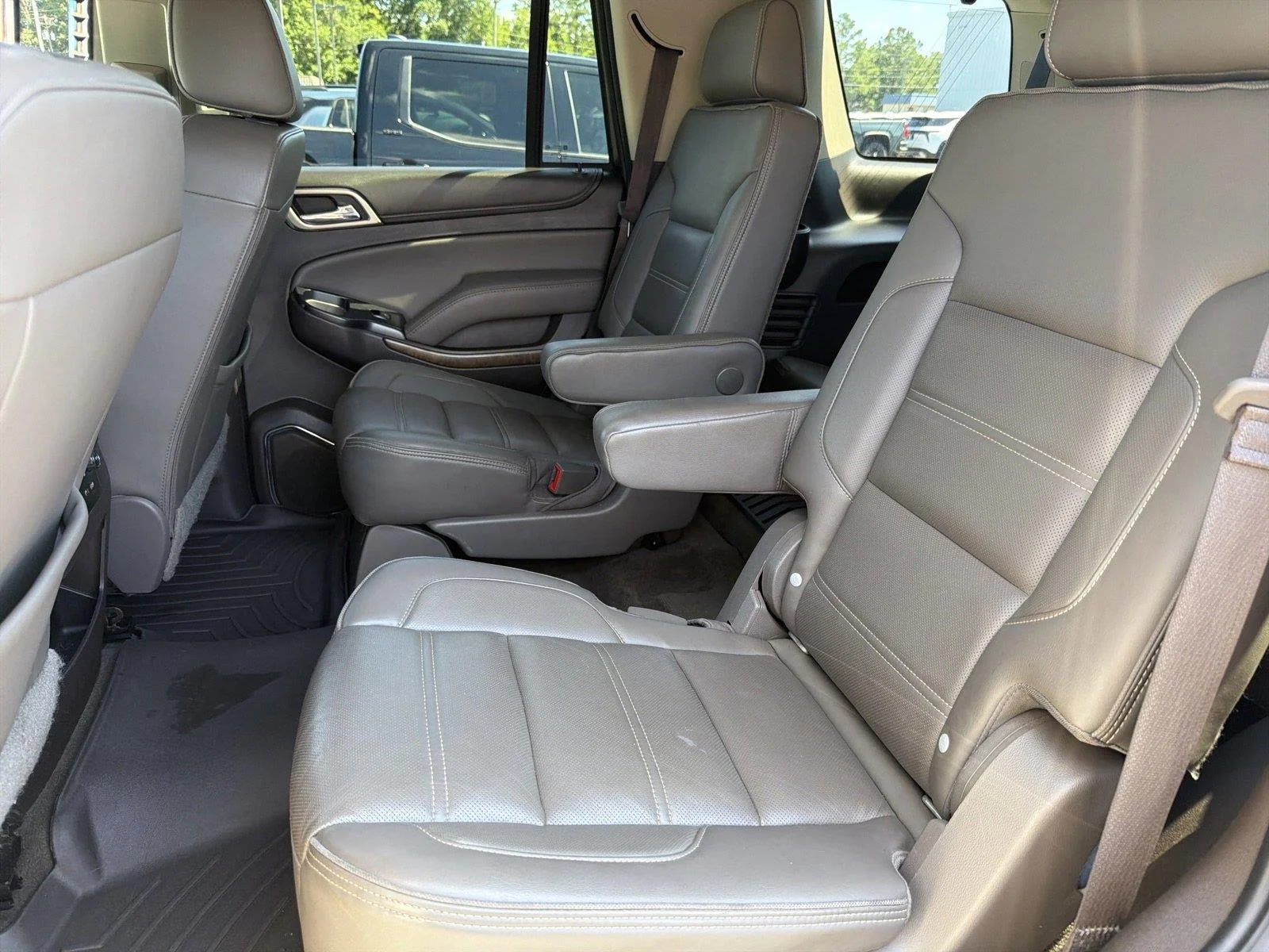 Used 2018 WHITE FROST TRICOAT GMC Denali image 6