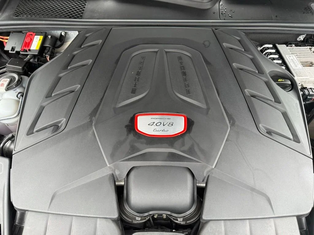 Used 2022  Porsche Turbo image 33