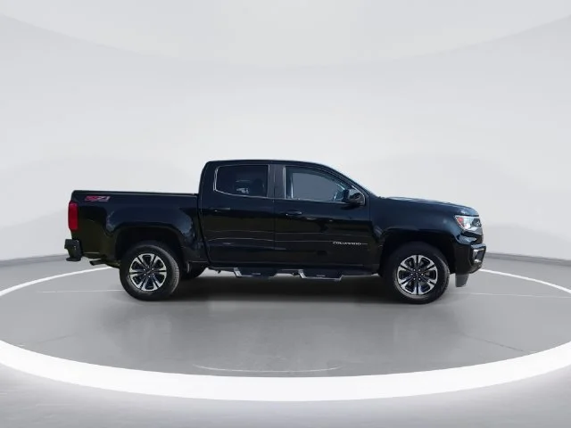 Used 2022 Black Chevrolet Z71 image 9