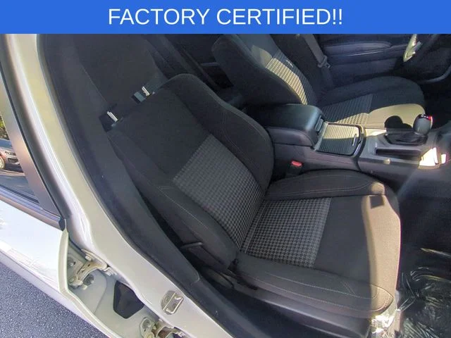 Used 2023 White Dodge SXT image 35