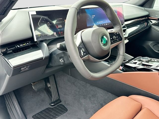 New 2026 White BMW 530i image 7