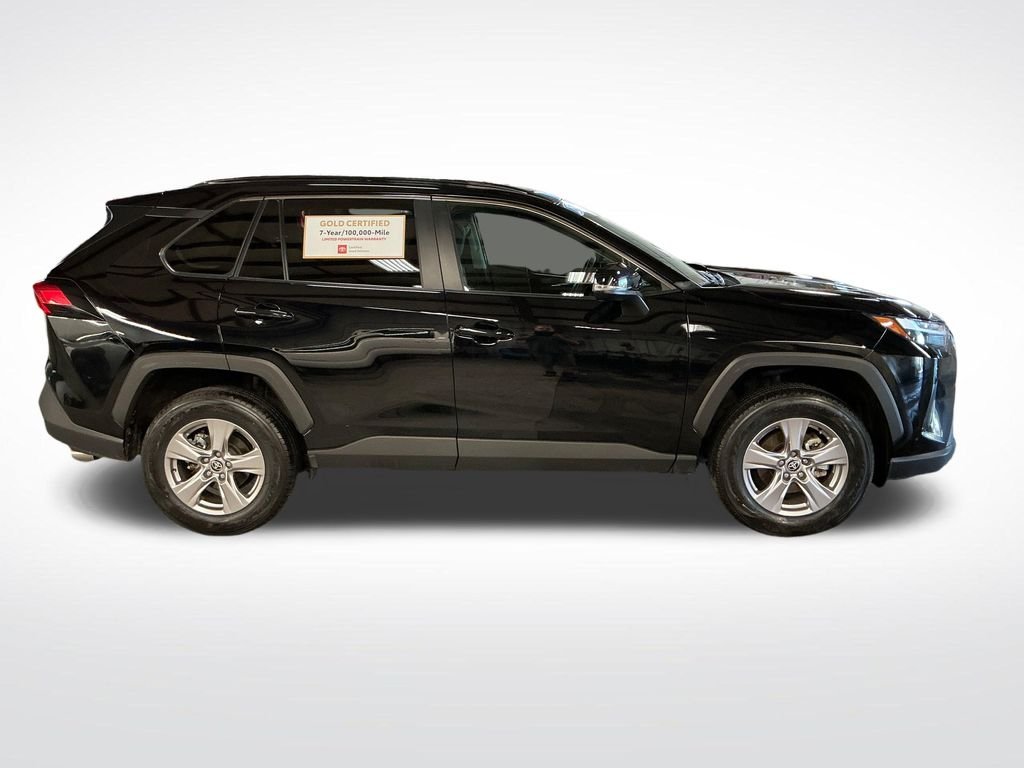 Used 2025  Toyota XLE image 6