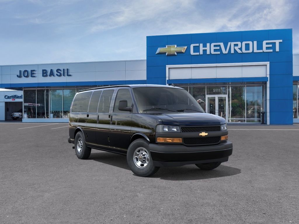2026 Chevrolet Express 3500 Work Van HD's photo