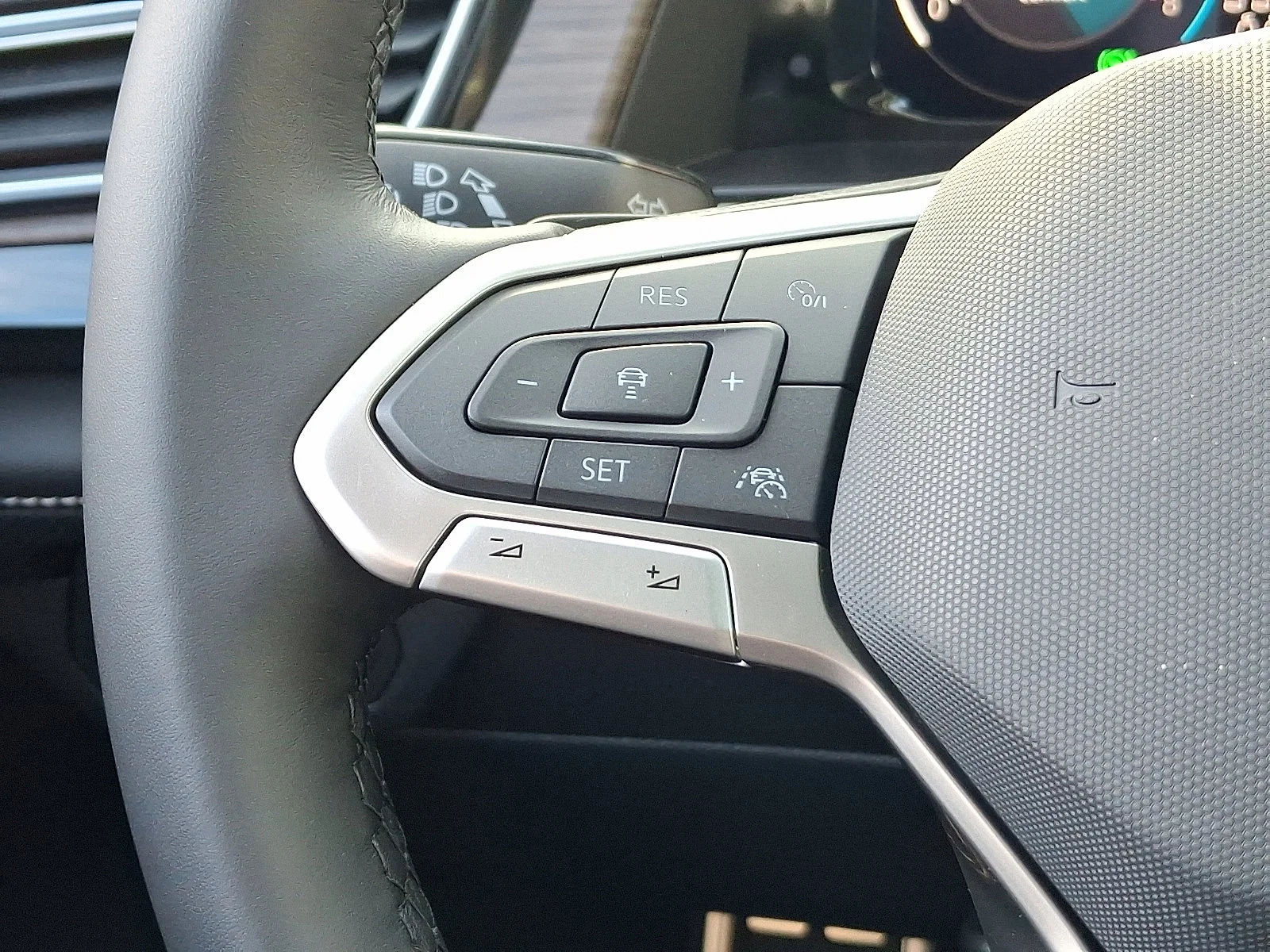 2026 Volkswagen Atlas SEL Premium R-Line - Photo 17
