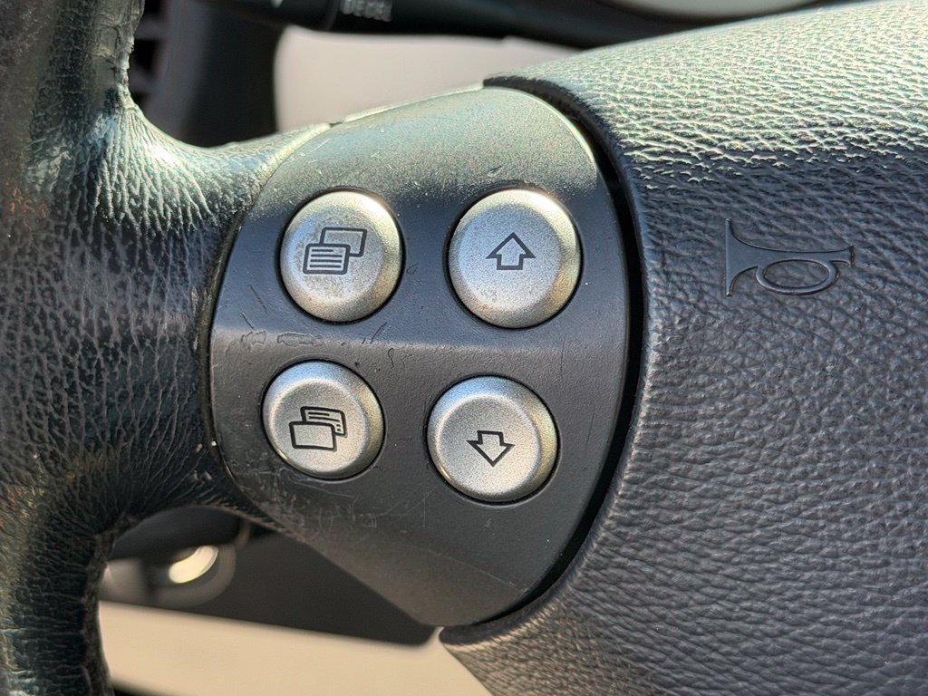 Used 2005 Red Mercedes-Benz SLK 350 image 19