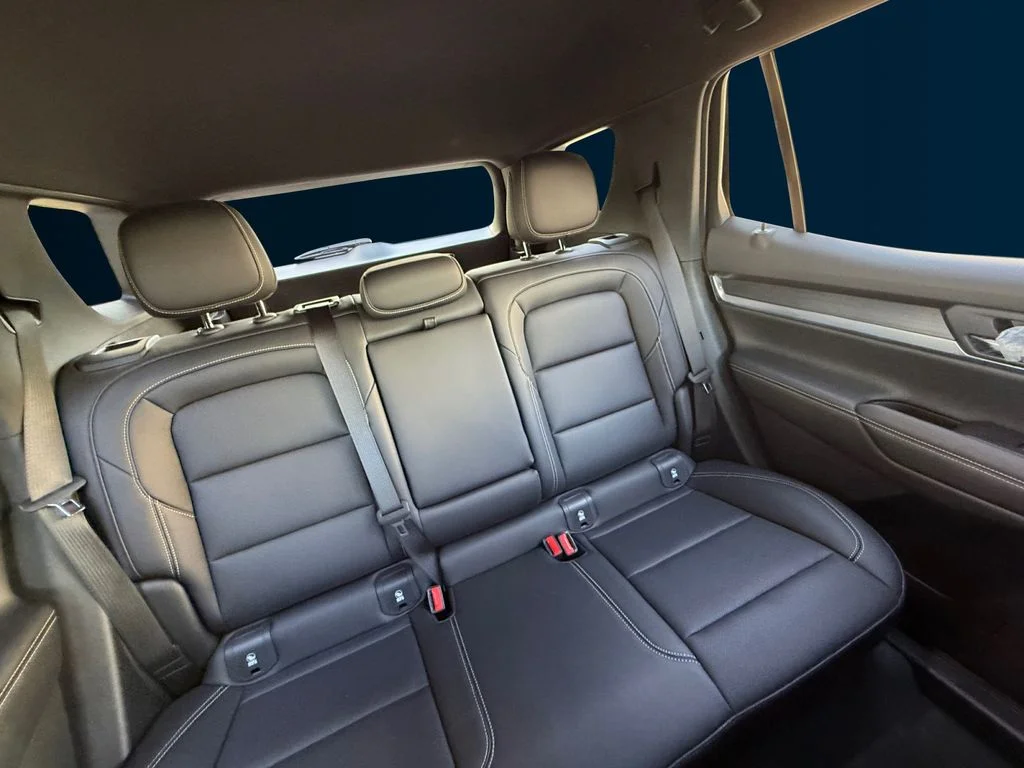 Used 2026 Silver GMC Elevation image 18