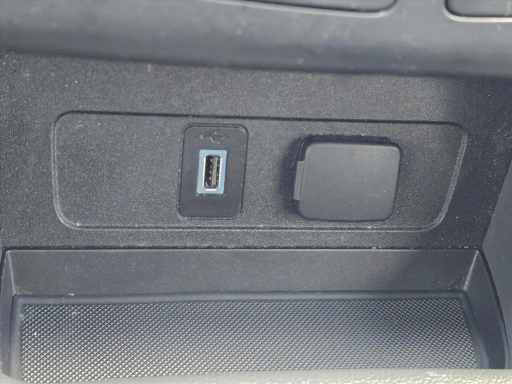 Used 2017 Black Ford SE image 20