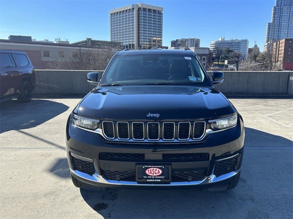 2024 Jeep Grand Cherokee Limited photo 2