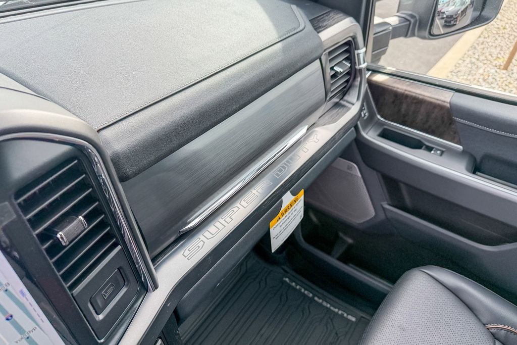New 2026 Star White Metallic Tri-Coat Ford F-250® Lariat® image 25