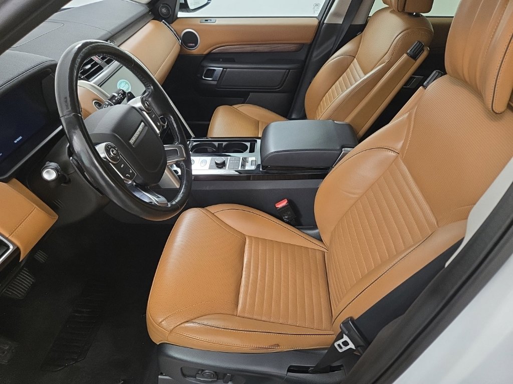 Used 2018 Fuji White Land Rover HSE Luxury image 17
