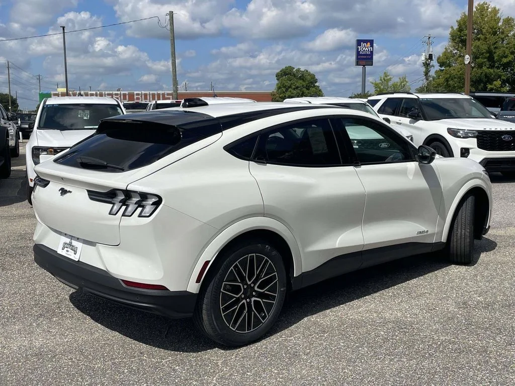 New 2026 White Ford Premium image 3