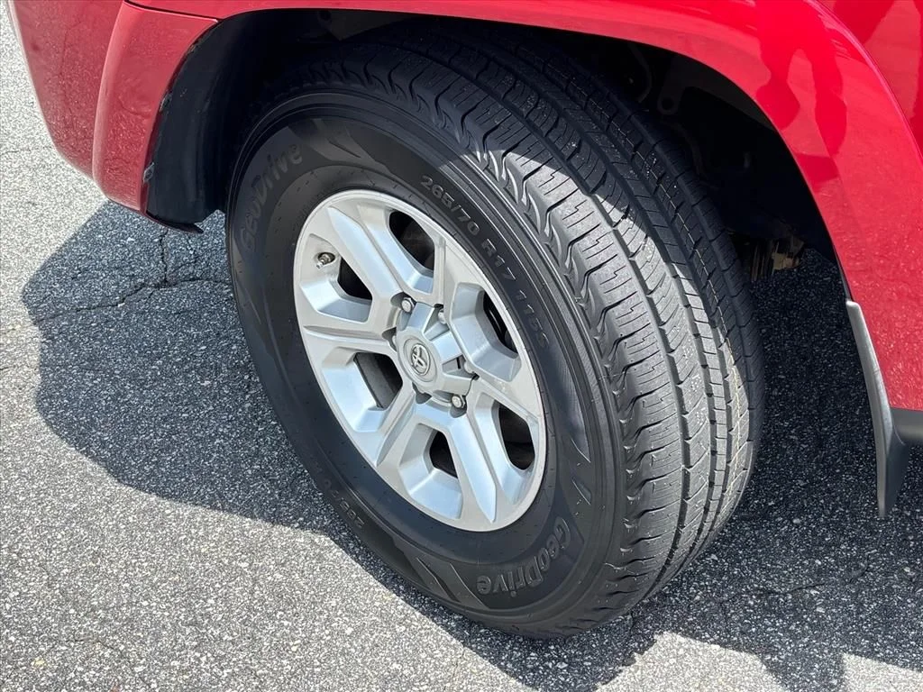 Used 2021 Red Toyota SR5 image 27