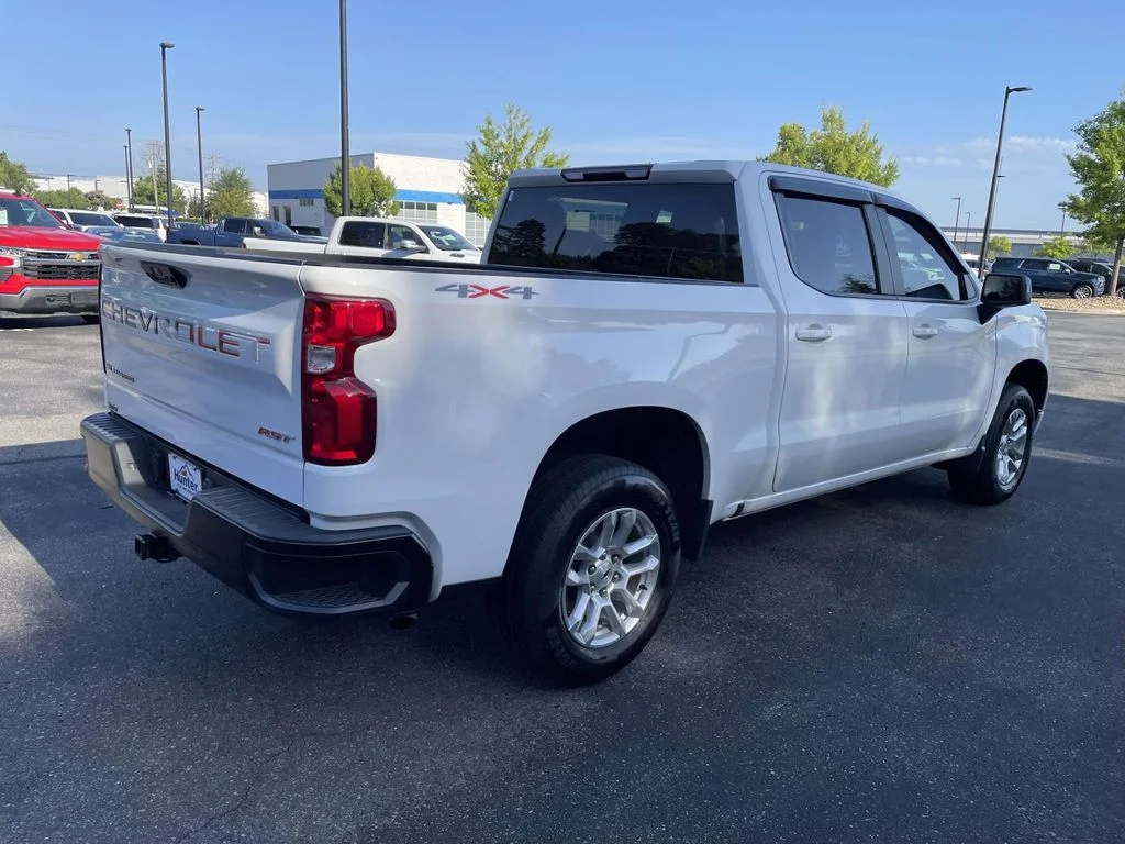 Used 2024 Summit White Chevrolet RST image 6