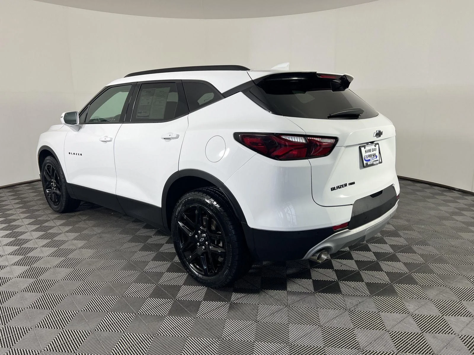 Used 2020 Summit White Chevrolet LT image 5