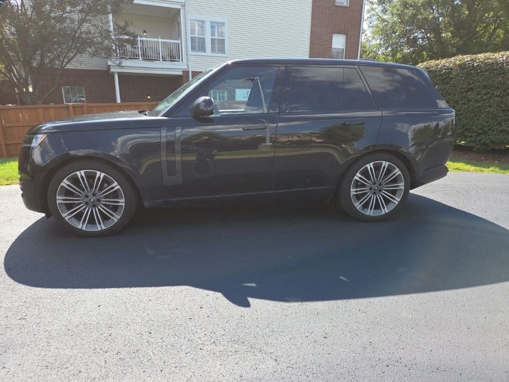 Used 2025 Santorini Black Metallic Land Rover SE image 2