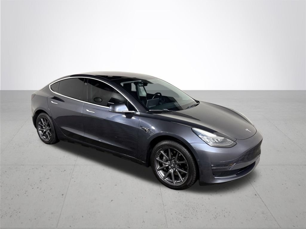 Used 2018  Tesla Performance image 4