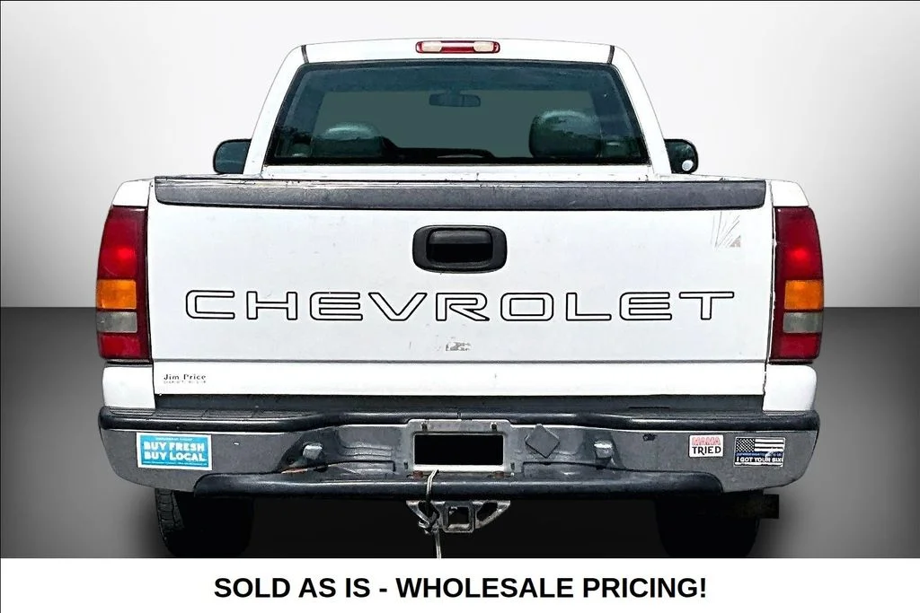 Used 2002 White Chevrolet Base image 5
