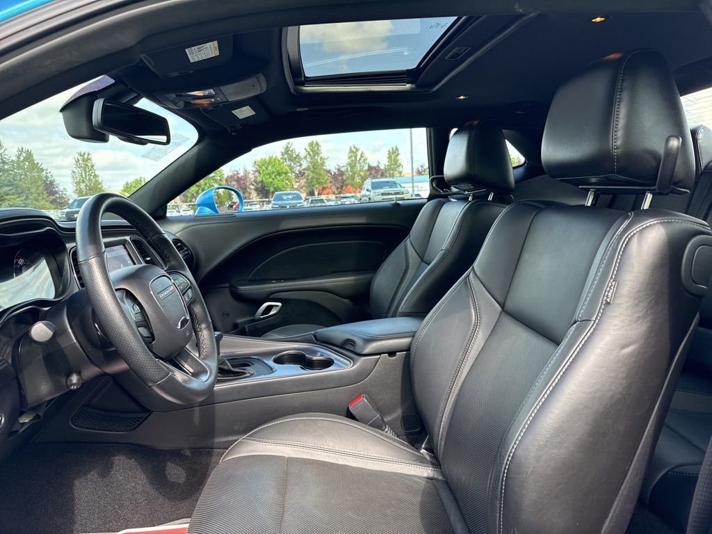 Used 2023 B5 Blue Pearlcoat Dodge SXT image 9