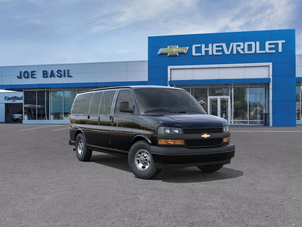2026 Chevrolet Express 3500 Work Van HD's photo