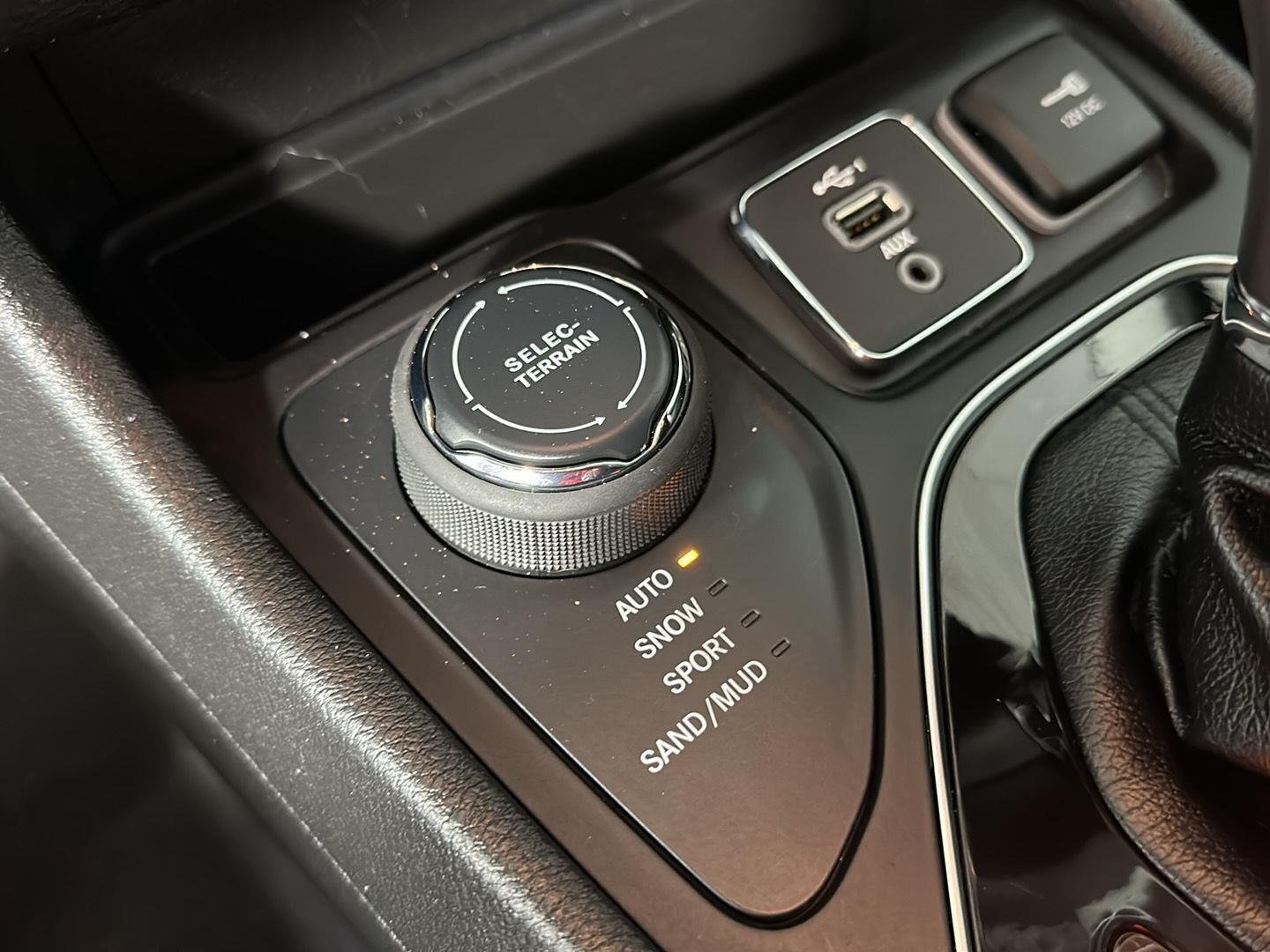 Used 2021 Sting-Gray Clearcoat Jeep Limited image 27