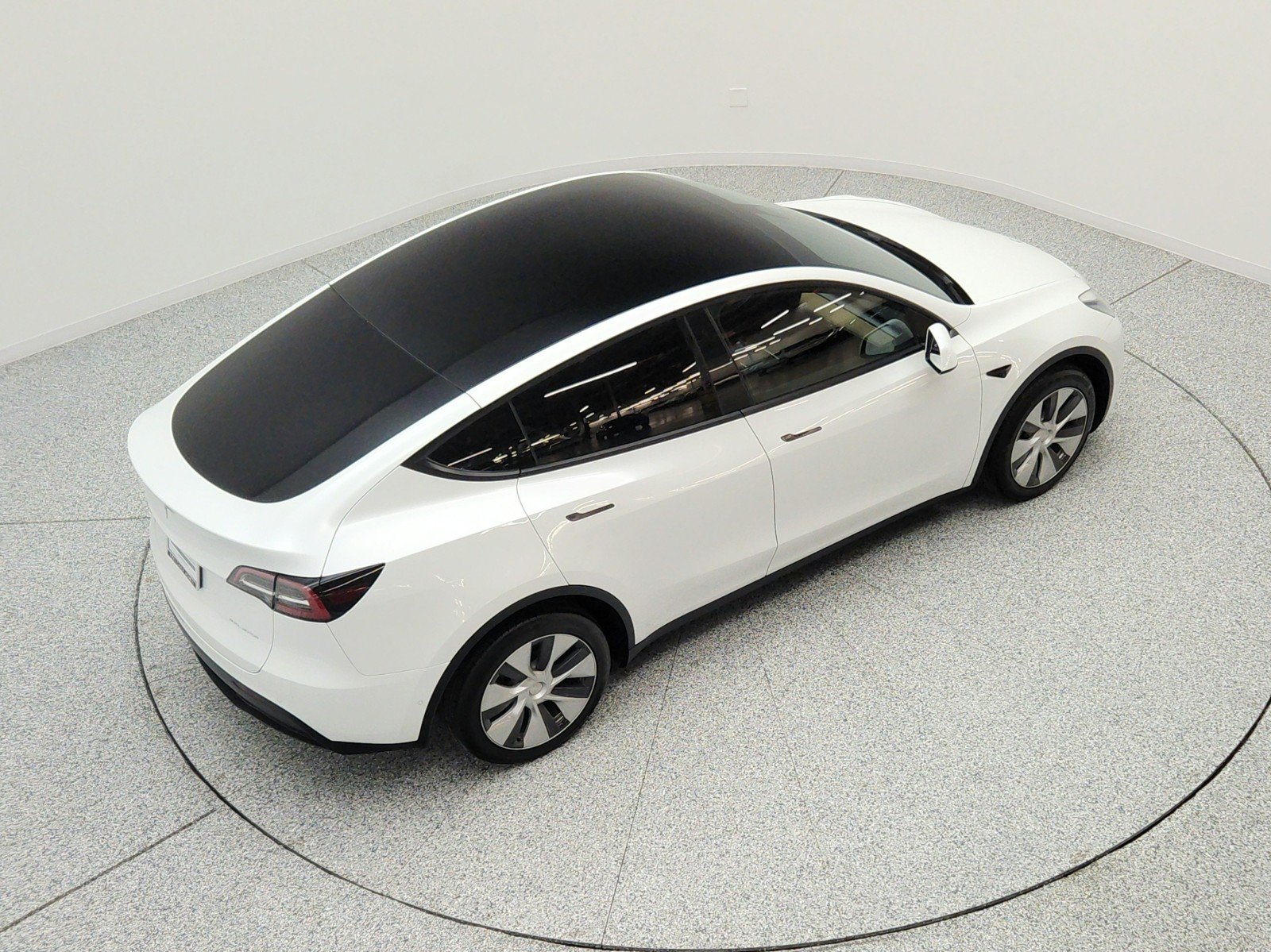 Used 2022 Pearl White Multi-Coat Tesla Long Range AWD image 25