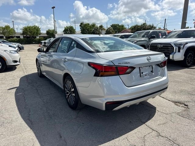Used 2024 Silver Nissan 2.5 SV image 5