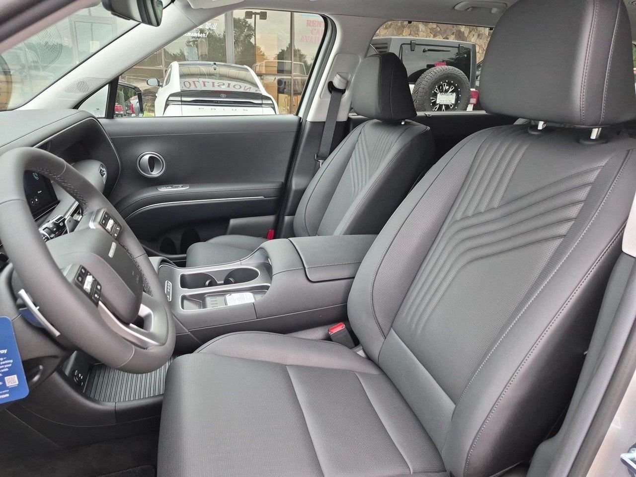 New 2027 Shimmering Silver Hyundai SEL Premium FWD image 16