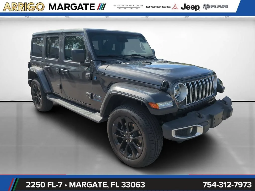 Used 2025 Granite Crystal Metallic Clearcoat Jeep Sahara image 1