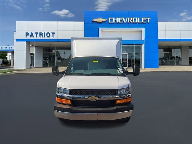 New 2025 Summit White Chevrolet 1WT image 6