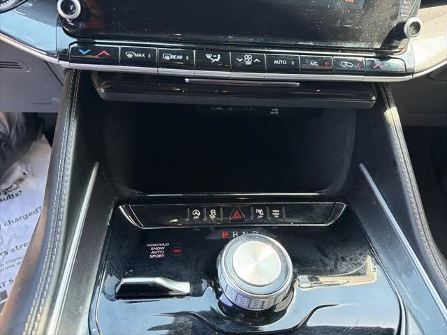 Used 2023 Black Jeep Base image 17