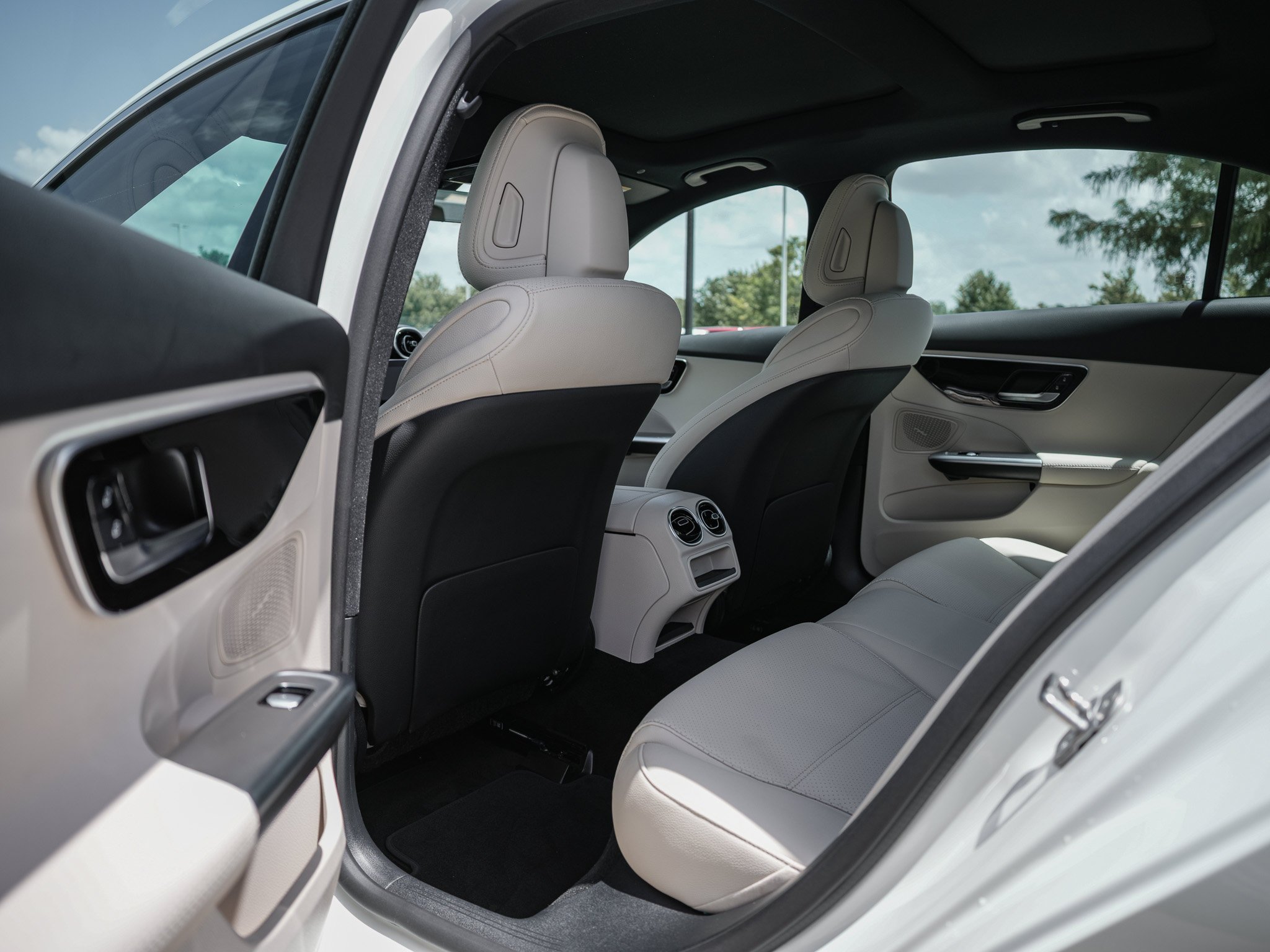 Certified Used 2025 Polar White Mercedes-Benz C 300 image 30
