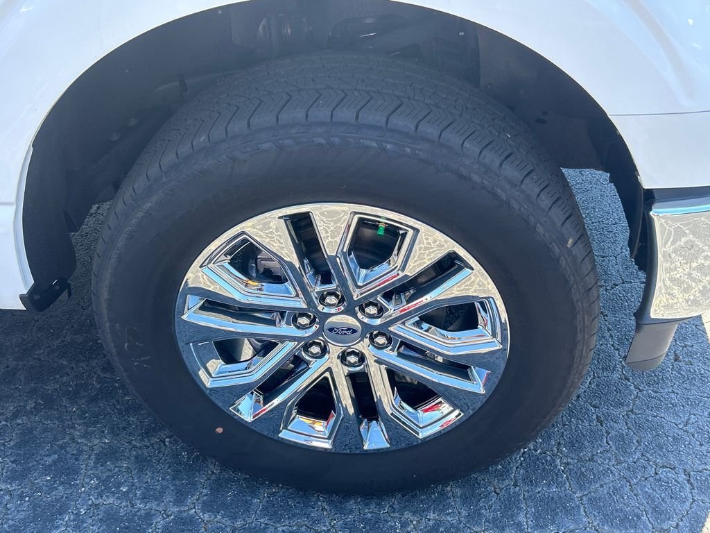 New 2025 White Ford Lariat image 12