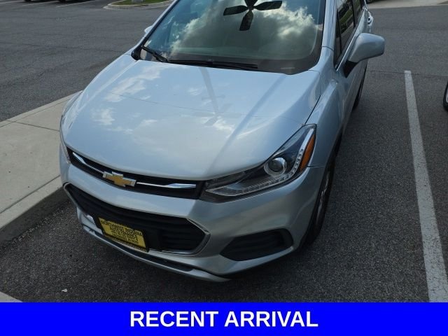 Used 2021 Silver Chevrolet LT image 2