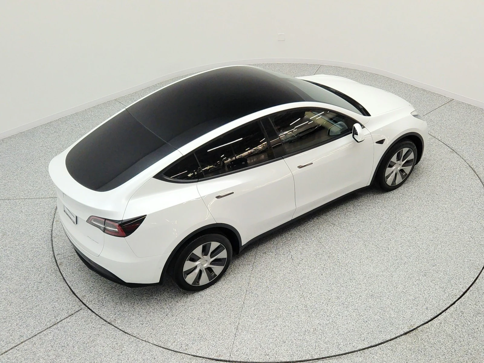Used 2022 Pearl White Multi-Coat Tesla Long Range AWD image 25