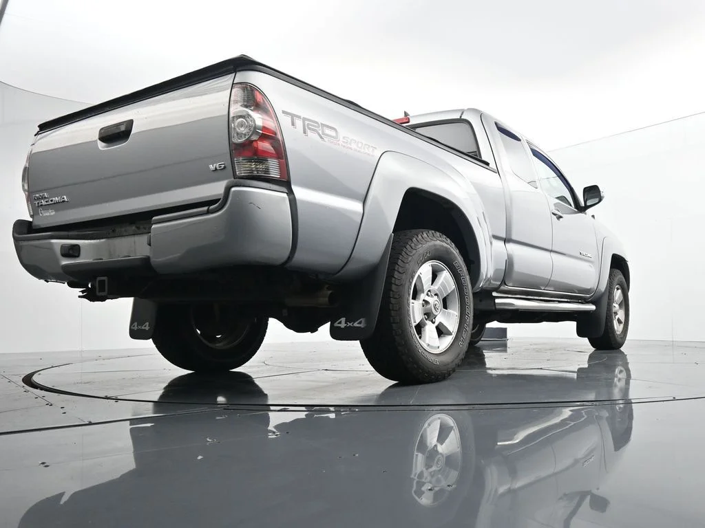 Used 2015 Silver Toyota Base image 33